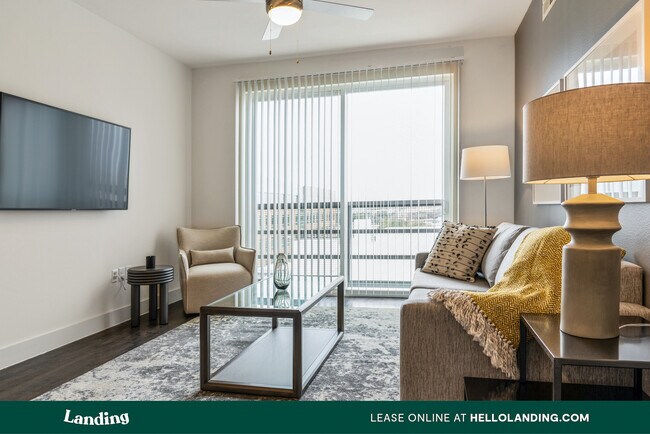 Building Photo - 8100 Cypresswood Dr