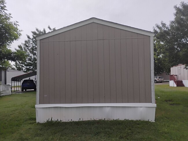 Building Photo - 927 Collin Cir