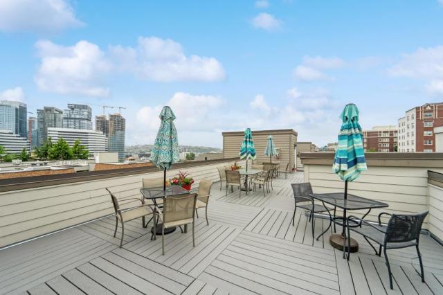 Building Photo - 2 bedroom in Seattle WA 98122