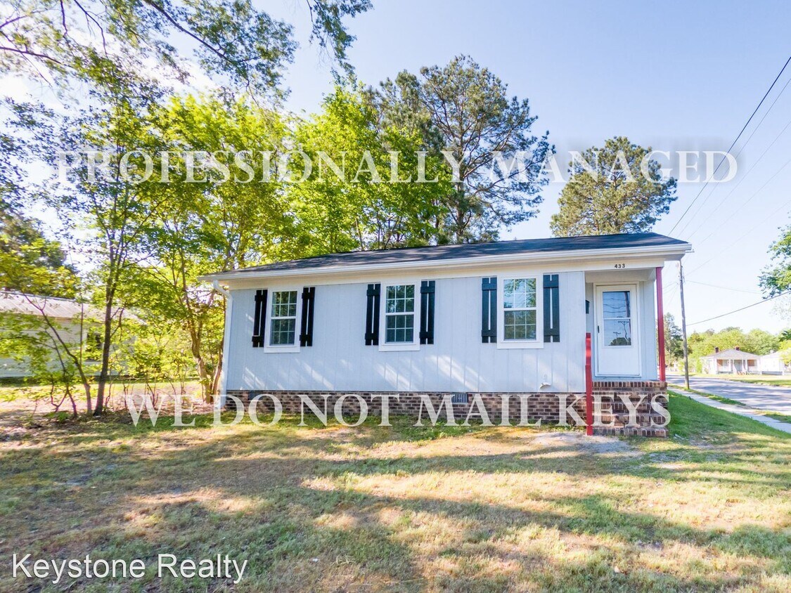 Primary Photo - 3 br, 1 bath House - 433 Center Street