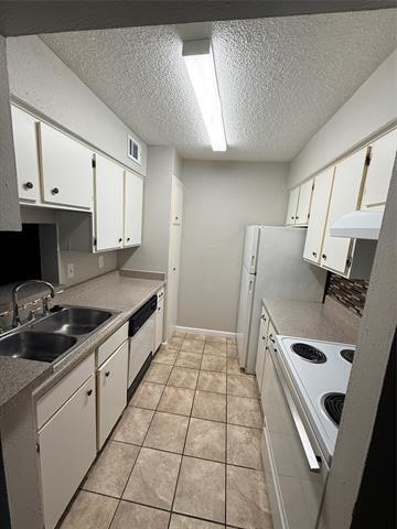 Foto del edificio - 1000 W Spring Valley Rd