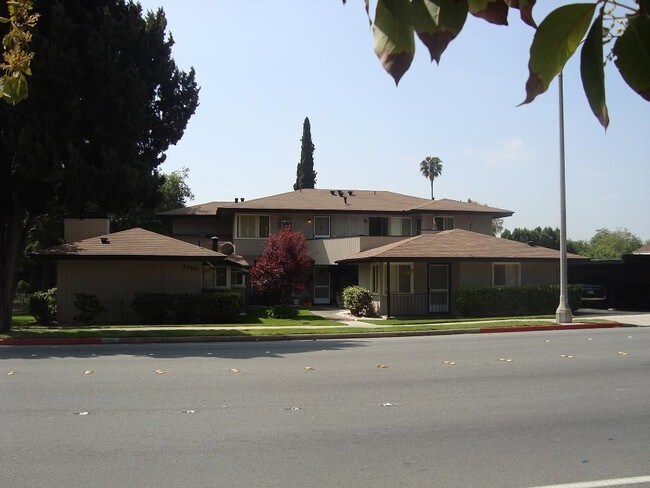Building Photo - 1320 E Washington Blvd