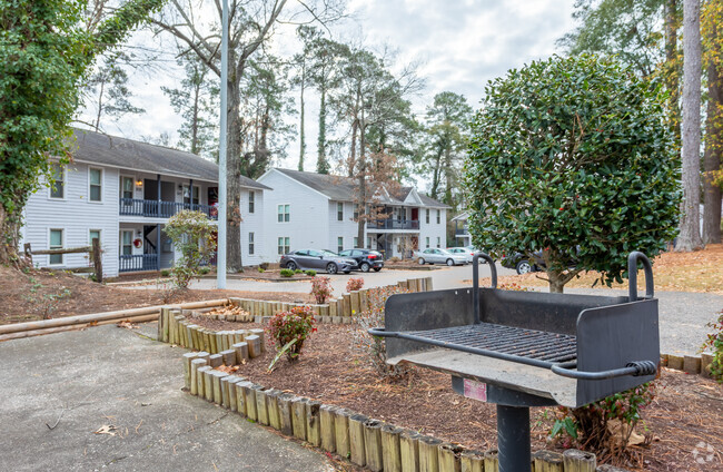 Building Photo - Hunter's Ridge Apartments