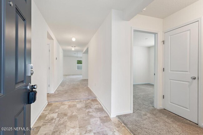 Foto del edificio - 6399 Barrington Cv Ln
