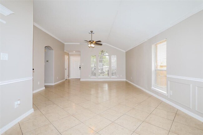 Building Photo - 16811 Creek Trail