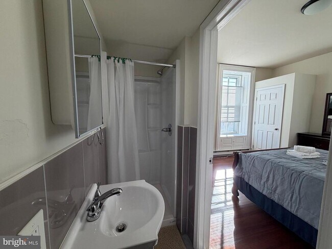 Foto del edificio - 171 E Walnut Ln