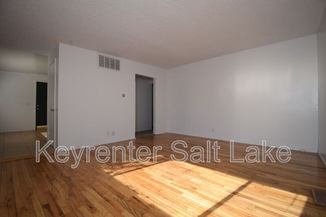 Building Photo - 6758 S 100 E