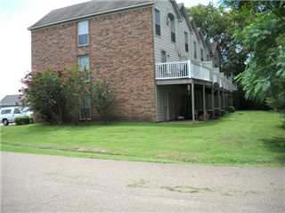 side and rear view - 1027 Riley St