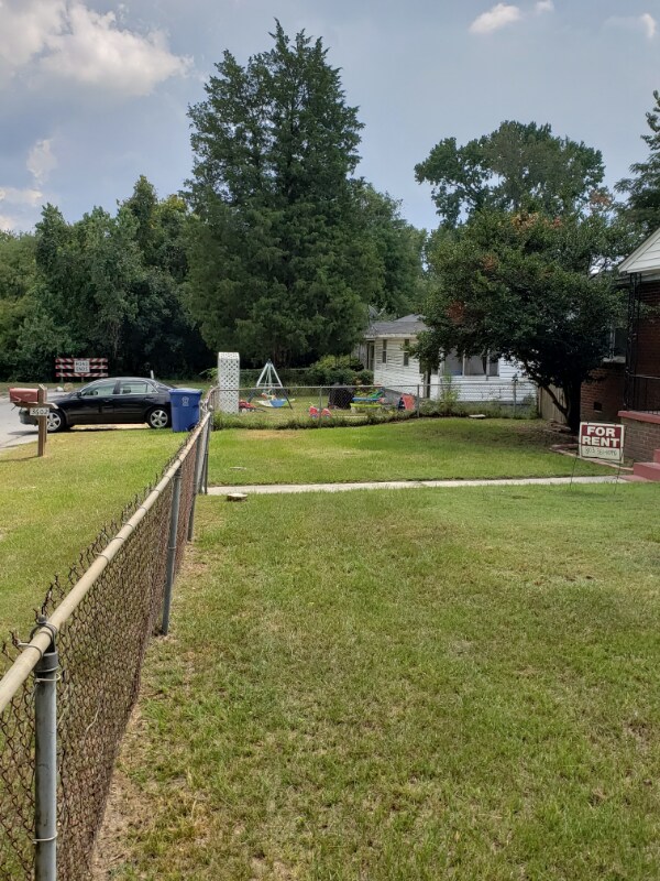 Building Photo - 3602 Rose Dr