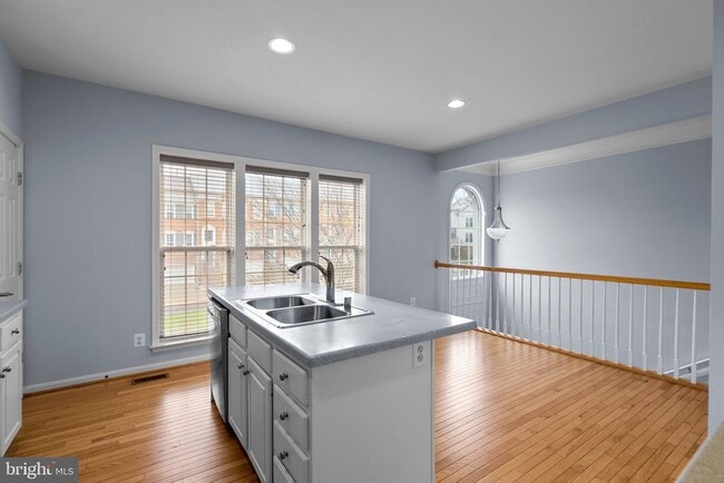 Building Photo - 45773 Smoketree Terrace