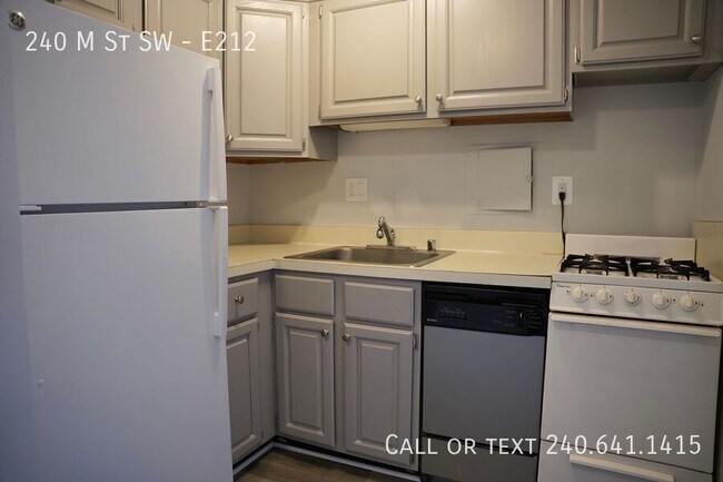 Foto del edificio - 240 M St SW