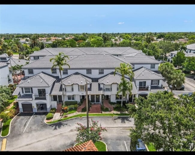 Building Photo - 721 SW 148th Ave