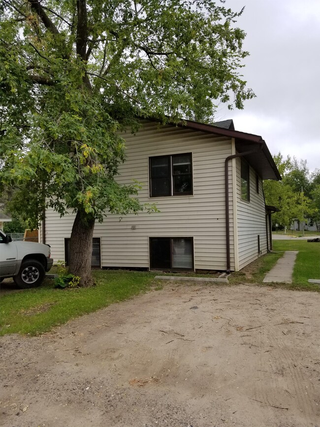 Building Photo - 1134 Birchmont Dr NE