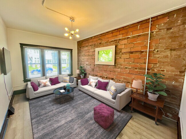 Foto del edificio - 1331 W 65th St