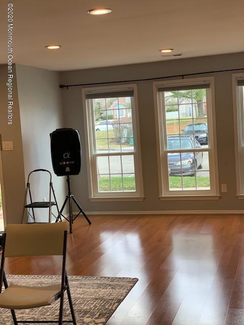 Building Photo - 11 Bennington Pl