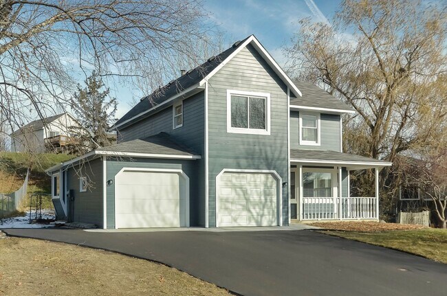 Foto del edificio - Great 2-Story Home*3 Bed*2 Bath*Lakeville-...