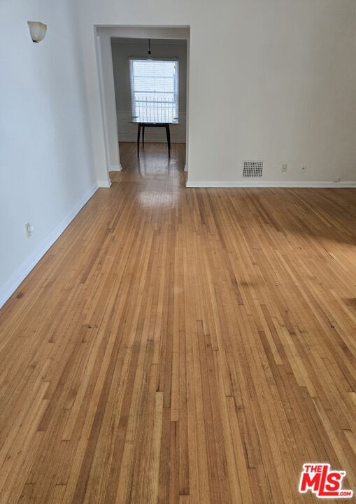 Foto del edificio - 1338 S Dunsmuir Ave