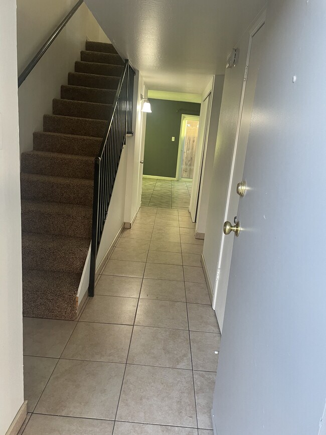 Building Photo - Stine Ridge Townhomes