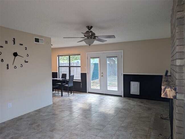 Foto del edificio - 1201 Doreen Ct