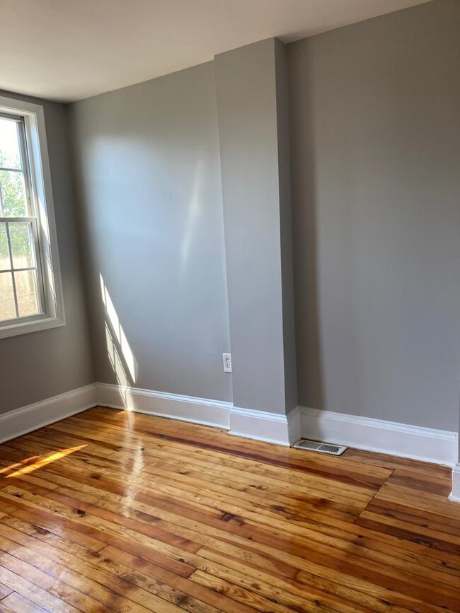 Foto del edificio - 2311 Lauretta Ave