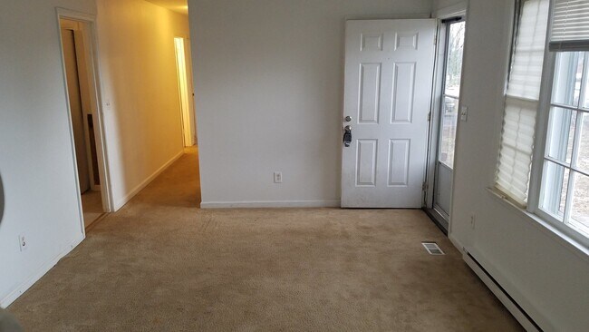 Building Photo - One Level Living in Fredericksburg!