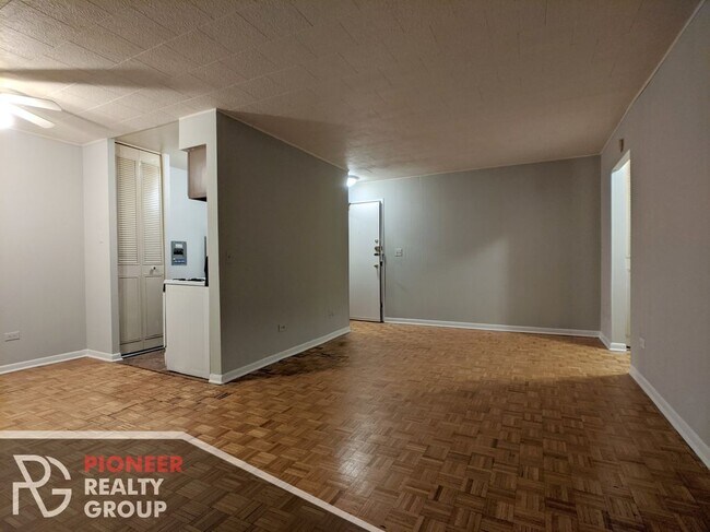 Foto del edificio - 510 W Briar Pl