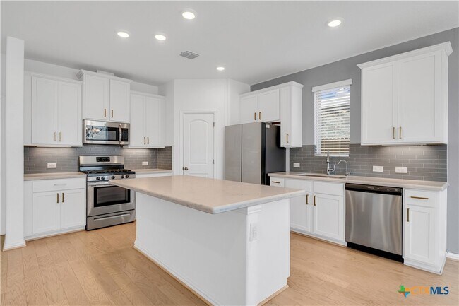 Building Photo - 2050 Egret Ave