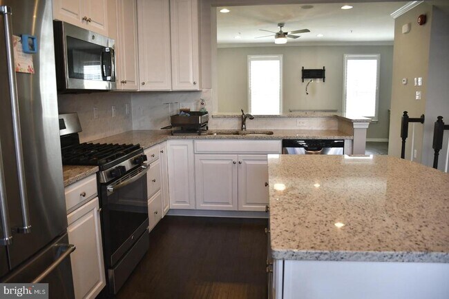Building Photo - 218 Foxtail Wy