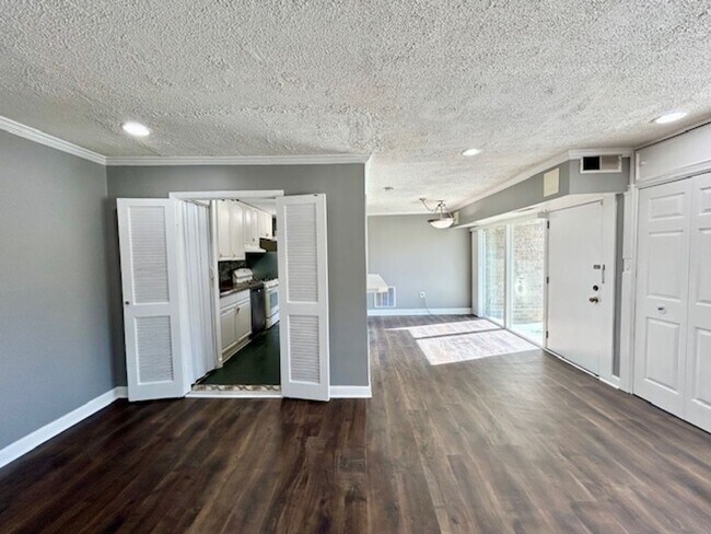 Foto del edificio - 3844 Bel Pre Rd