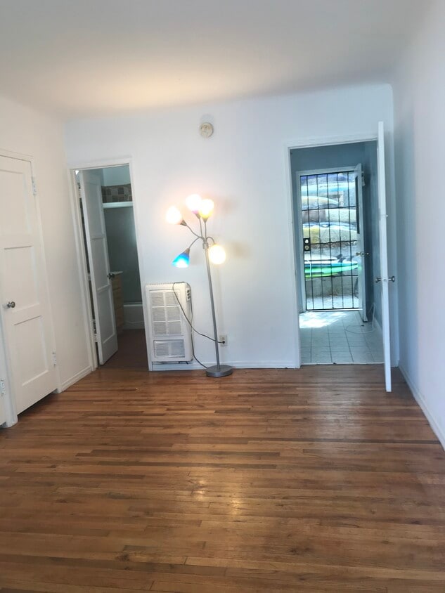 Foto del edificio - 2634 7th St