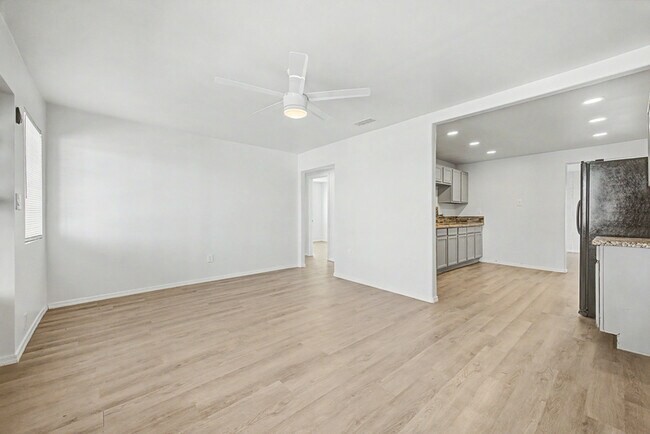 Foto del edificio - 2045 E Orange St.