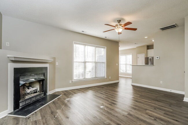 Foto del edificio - 1940 Shadow Glen Dr