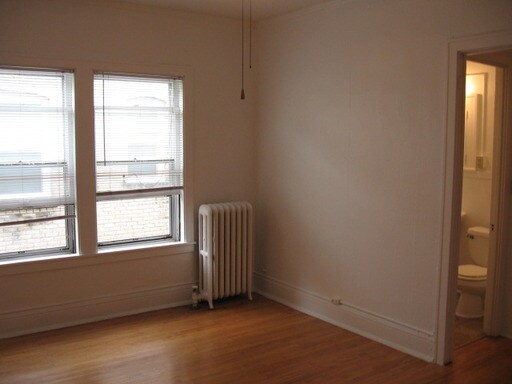 Building Photo - 608 Lincoln Ave