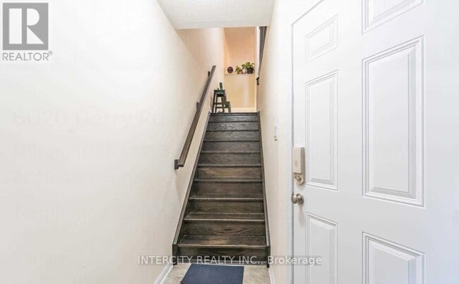 Photo du bâtiment - 6020-6020 Derry Rd