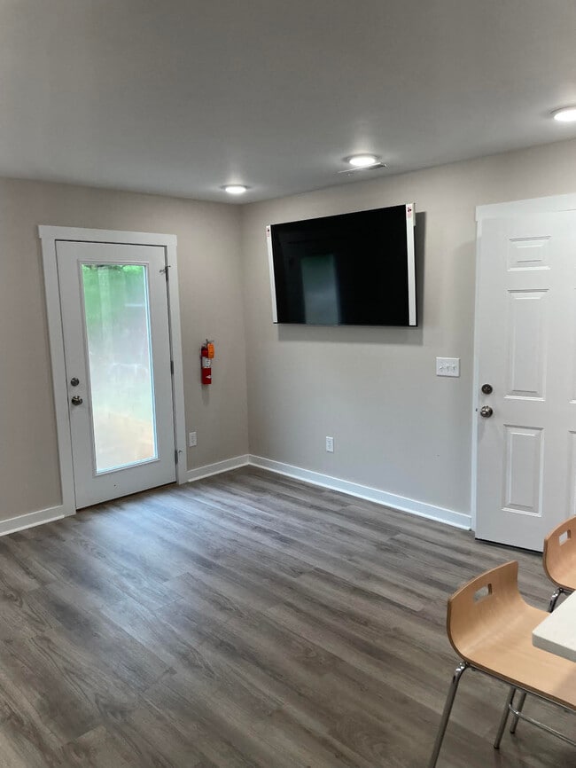 Living Room - 748 Nellie Ave