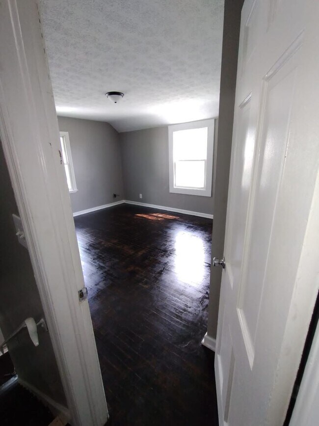 Foto del edificio - 51-53-53 N Waverly St