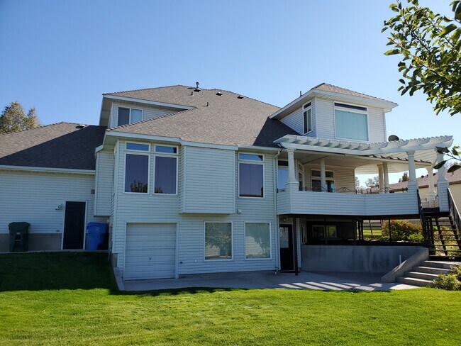 Back exterior - 1895 Satterfield Dr