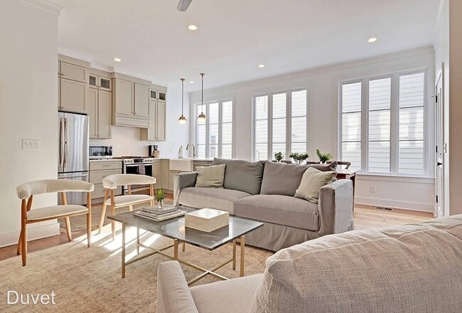 Building Photo - 5 br, 5.5 bath House - 107 Spring Street