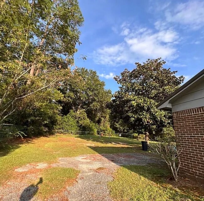 Building Photo - 88 Means Ave