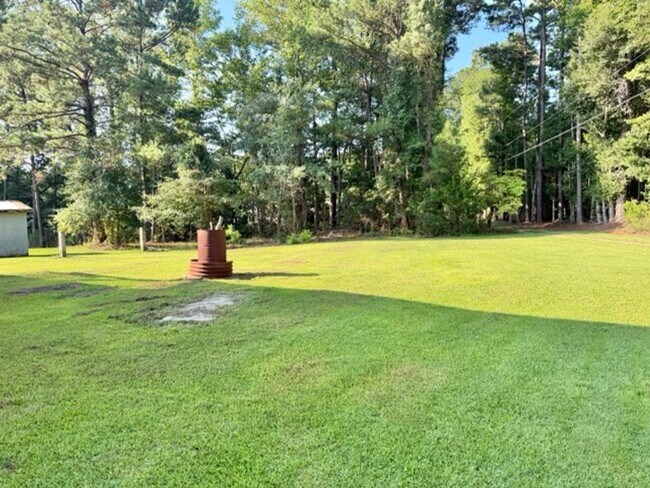 Foto del edificio - 646 Mill Creek Rd
