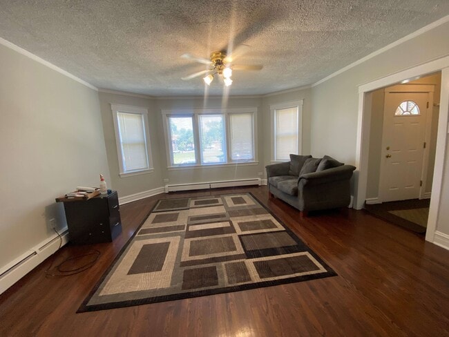 Building Photo - 7659 W Sunset Dr