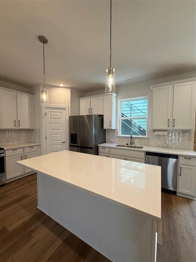 Foto del edificio - 6414 Cowman Wy