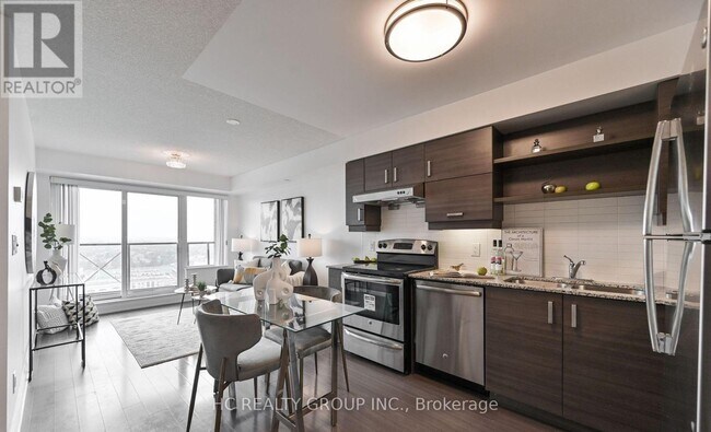 Photo du bâtiment - 1 Uptown Dr