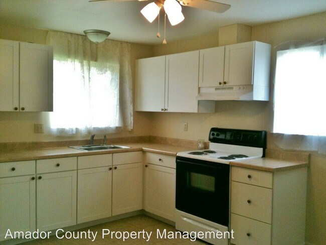 Building Photo - 39A Starks Ln