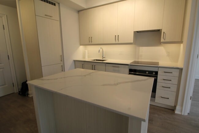 Building Photo - 36-2036 Elm Dr