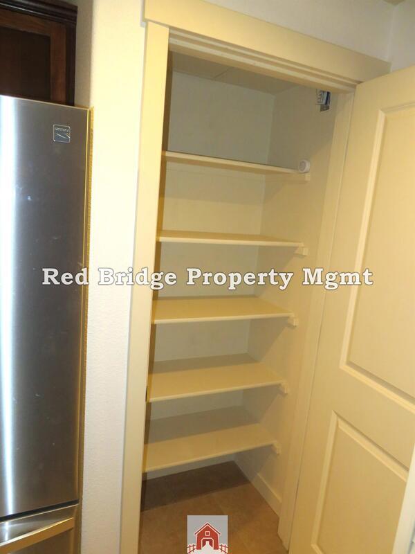 Foto del edificio - 740 NE Adwick Dr