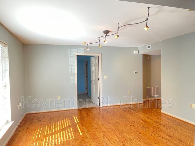 Building Photo - 6113 Welsh Dr