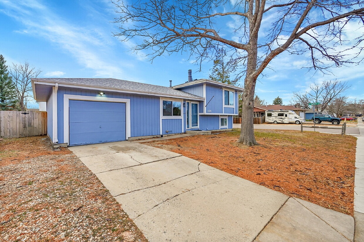 $2,240.95 - 3 Bed, 2 Bath Home in Loveland with Central AC and Fenced in Yard! - $2,195 - 3 Bed, 2 Bath Home in Loveland with Central AC and Fenced in Yard!