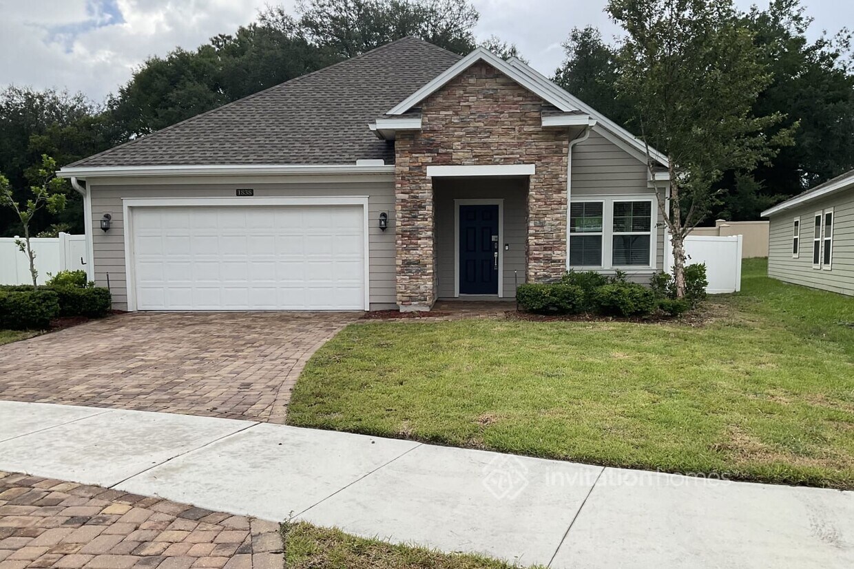 Foto principal - 1838 Mathews Manor Dr