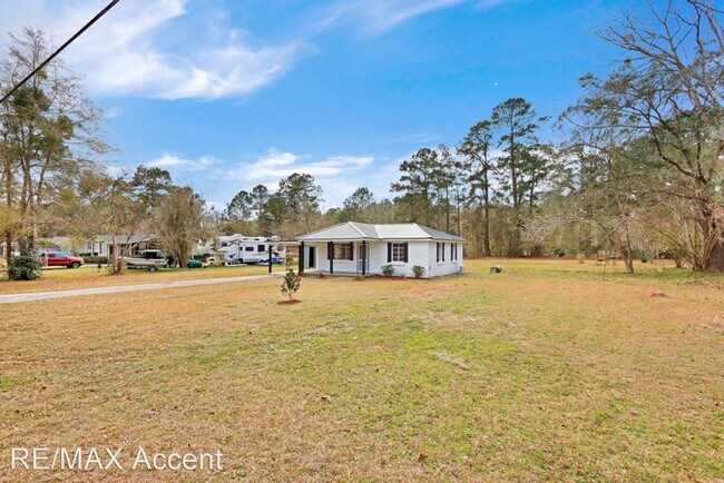 Foto del edificio - 2 br, 1 bath House - 155 Oak Hill Rd.